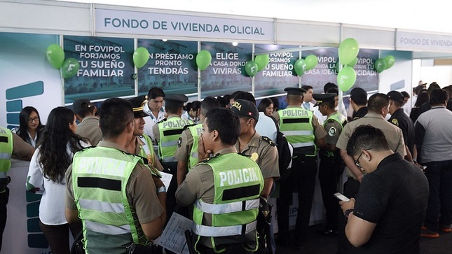 La Contraloría General de la República, a través de dos auditorías de cumplimiento ejecutadas por el Órgano de Control Institucional (OCI) de la Policía Nacional del Perú (PNP), evidenció que el Fondo de Vivienda Policial de la Policía Nacional del Perú (Fovipol), favoreció indebidamente con pago de adelantos por   S/ 34 708 569 a un contratista y un desarrollador inmobiliario que se adjudicaron dos programas de vivienda en Lambayeque y otros dos en Piura, por un total de casi 1000 viviendas, los cuales no han sido culminados ni entregados a los beneficiarios, quienes son los policías aportantes a dicho fondo.