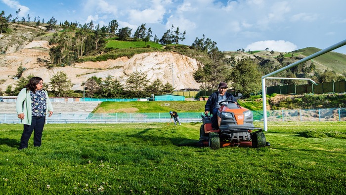 MUNICIPALIDAD DE SAN JERÓNIMO REALIZA MANTENIMIENTO DE ESPACIO DEPORTIVO DE TOTORAL.