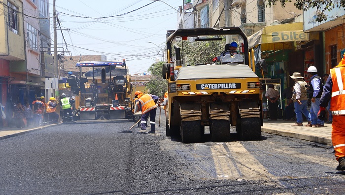 recapeo en las calles del sector Este
