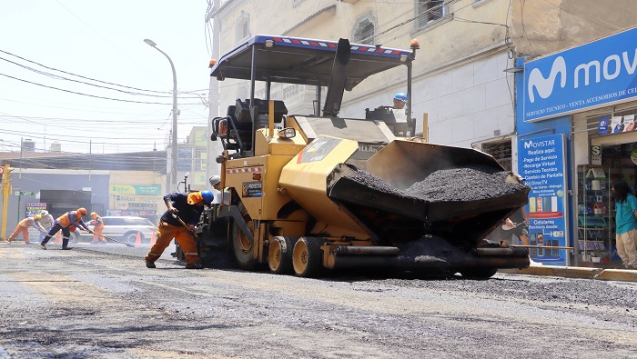 recapeo en las calles del sector Este