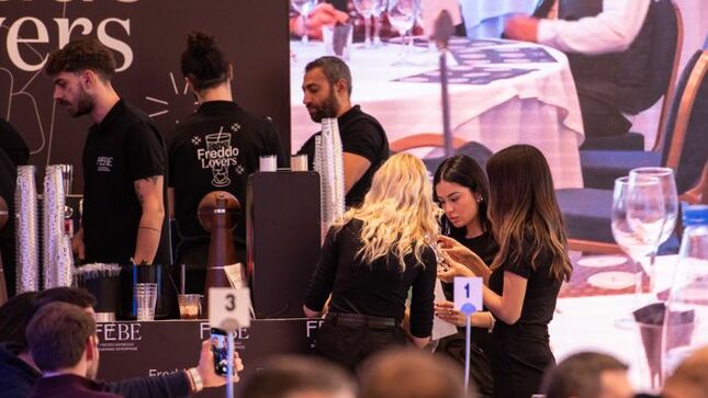 Embajada del Perú en Grecia promueve la exportación del café de especialidad peruano con el evento “Freddo Lovers”