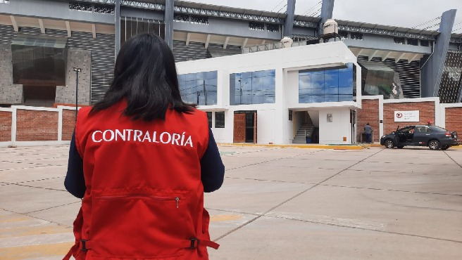 La Contraloría General detectó deudas pendientes por un monto de S/ 1 007 865 10, correspondientes al periodo entre 1996 y 2016, relacionadas con la venta de combustible en el Centro de Producción de Bienes y Servicios (CPBS) Servicentro, administrado por la Universidad Nacional del Altiplano Puno.
