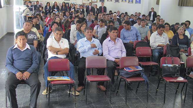 Docentes en clases