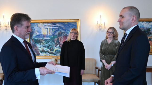 Embajador del Perú presenta cartas credenciales ante el presidente de Islandia