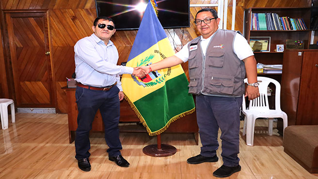 El alcalde provincial de la Municipalidad Provincial de Rodríguez de Mendoza, Prof. Nilser Tafur Peláez, se reunió con el Jefe Zonal de la Superintendencia Nacional de los Registros Públicos (SUNARP) - Dr. Gino Cesar Yarleque Oliva, para que brinde orientación técnica registral especifica que nos permita realizar el saneamiento físico legal de los predios enmarcados en los siguientes proyectos:
Acumulación de área para la construcción del mercado municipal en el distrito de San Nicolás
Agua y saneamiento del barrio Onchic, en el distrito de San Nicolás
Agua y saneamiento en los caseríos de Javrulot, Caraveli y La Colpa en el distrito de Omia
Agua y saneamiento en el caserío de Garzayacu, distrito de Omia
Agua y saneamiento de los caseríos de Salas y Nuevo Jaén, en el distrito de Vista Alegre, entre otros.