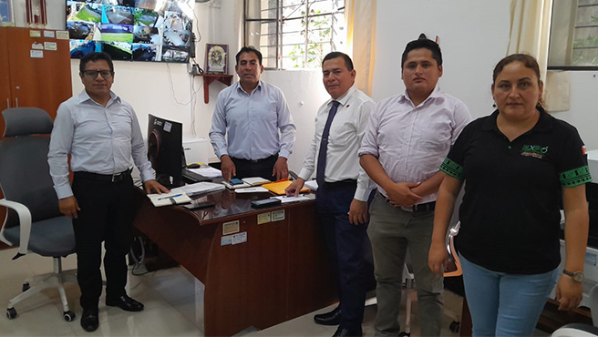 Autoridades provinciales reunidos
