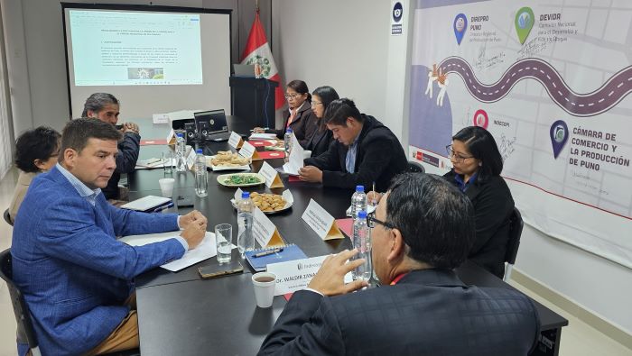 Reunión con representantes de instituciones