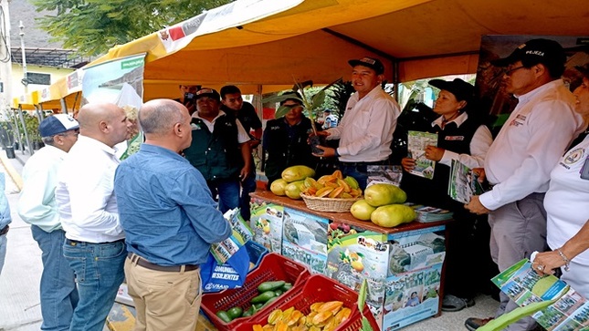 PEJEZA presente en la XXII Feria Regional de la Fruta en Chilete