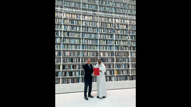 Donación de libros peruanos a la Biblioteca Nacional Mohammed Bin Rashid de Dubai