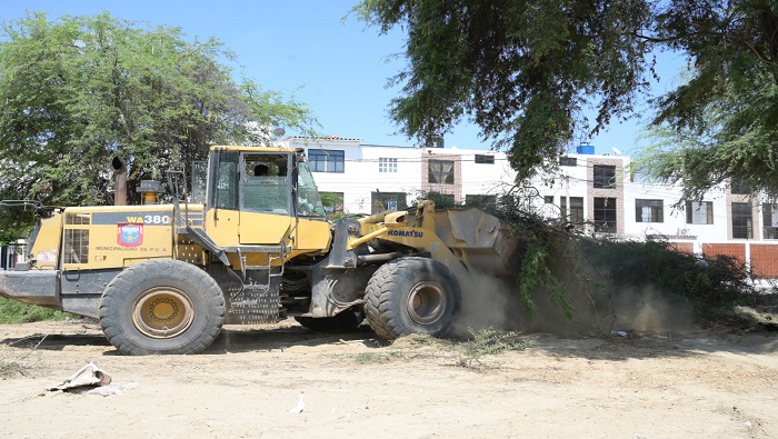 Mantenimiento a parques en Vicús y Lagunas del Chipe