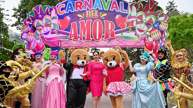 Carnaval del amor en el Circuito Mágico del Agua