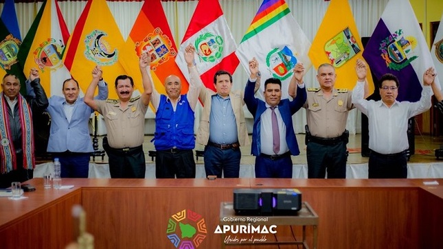 Además en la importante reunión el presidente del CORESEC, juramentó como integrante al alcalde provincial de Abancay, Raúl Peña Sánchez, asimismo al general PNP, Francisco Wilper Vargas Andonaire, jefe del Frente Policial Apurímac y al director regional de Educación, Alejo Claudio Vilca Arapa.