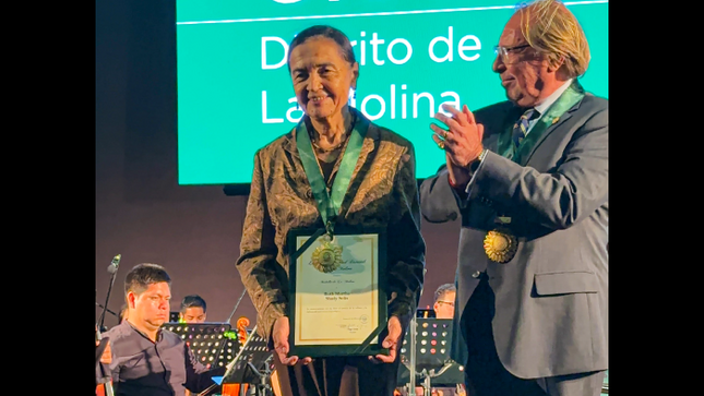 Doctora Ruth Shady recibe reconocimiento del distrito de La Molina