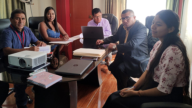 Alcalde y regidores sostienen reunión de trabajo sobre el Reglamento Interno de Concejo.