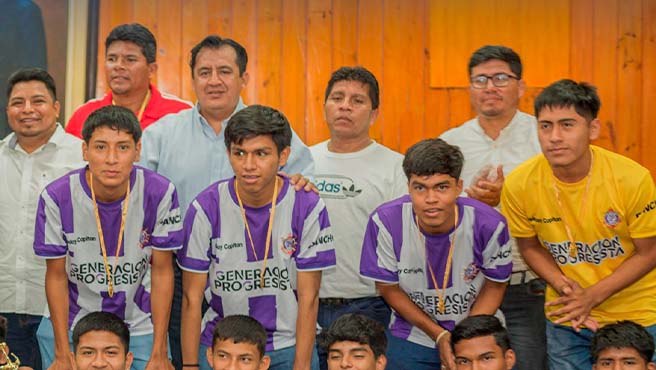 Ceremonia de distinción a la academia de fútbol "generación progresista"