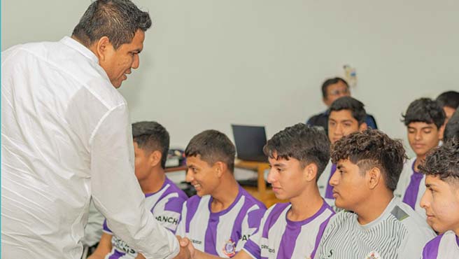 Ceremonia de distinción a la academia de fútbol "generación progresista"