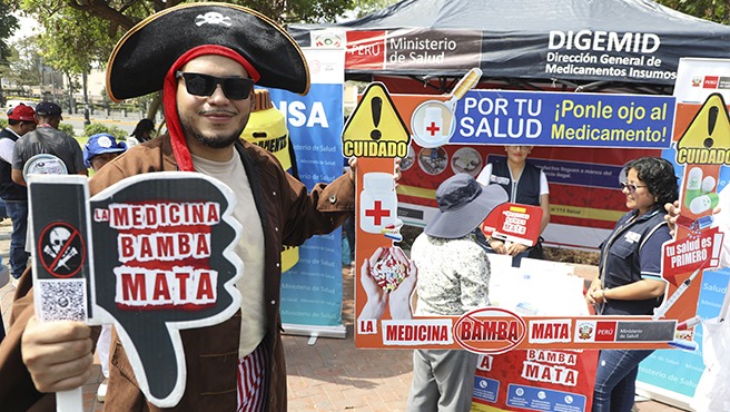 Cercado de Lima: Minsa realizó feria informativa para sensibilizar a la población sobre cómo identificar medicamentos falsificados