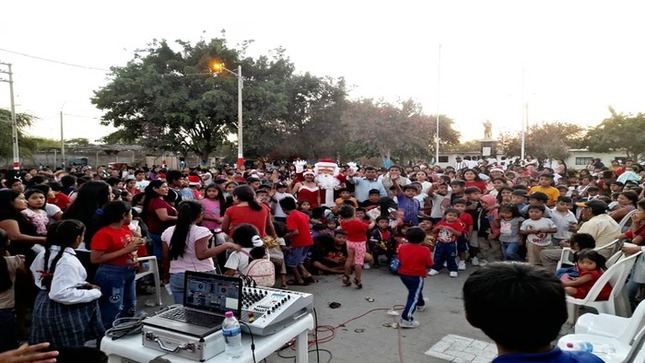 FELIZ NAVIDAD - Municipalidad brinda  chocolatada y entrega más 2500 juguetes en todos sus Centros Poblados.