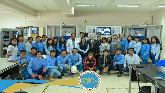 Pasantía en las instalaciones y laboratorios de la Escuela Profesional de Ingeniería Industrial 