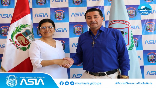 El alcalde de la Municipalidad Distrital de Asia, Isaias Alcántara Malásquez, recibió la visita de la congresista Milagros Rivas Chacara, donde el burgomaestre dio a conocer el proyecto de obra de alcantarillado en los Anexos de 9 de Octubre y Santa Cruz de Asia. 
Además, se abordaron temas de salud, saneamiento básico y agricultura; además se informó sobre sobre los trabajos de encauzamiento y descolmatación del río Chico y Grande.
Finalmente, ambas autoridades se comprometieron a trabajar de mano por el progreso y desarrollo de nuestro distrito.
#MunicipalidadDistritalDeAsia
#PorelDesarrollodeAsia
#IsaiasAlcantaraAlcaldedeAsia