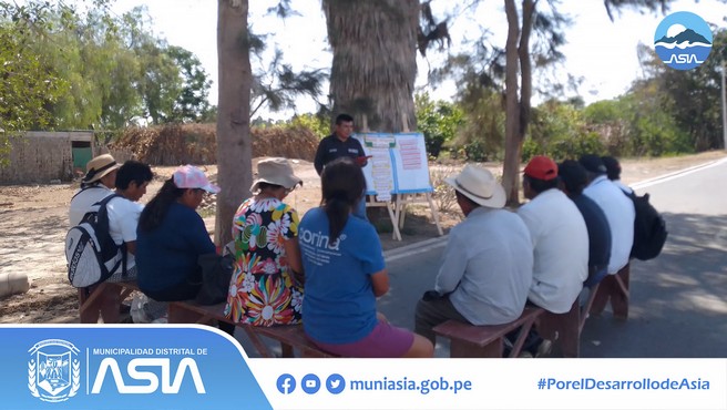 Con gran entusiasmo, productores y productoras de nuestro Distrito iniciaron con las clases de la Escuela de Campo (ECA) en el anexo El Platanal, donde fortalecieron sus capacidades en los temas de enfermedades de cultivos frutales y el correcto manejo integrado de plagas.
La escuela se realiza con el objetivo de que nuestros participantes conozcan los criterios para la implementación de estructuras protegidas, manejo de cultivos, fertilización y plagas.
De esta manera, la actual gestión municipal liderado por nuestro alcalde, Isaias Alcántara Malásquez, viene trabajando en el desarrollo de la agricultura.
#MunicipalidadDistritalDeAsia
#PorelDesarrollodeAsia
#IsaiasAlcantaraAlcaldedeAsia