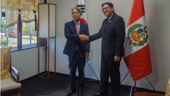 Dr. Antonio Jerí Chávez sostuvo una reunión con el embajador de Korea del Sur Choi Jong-uk