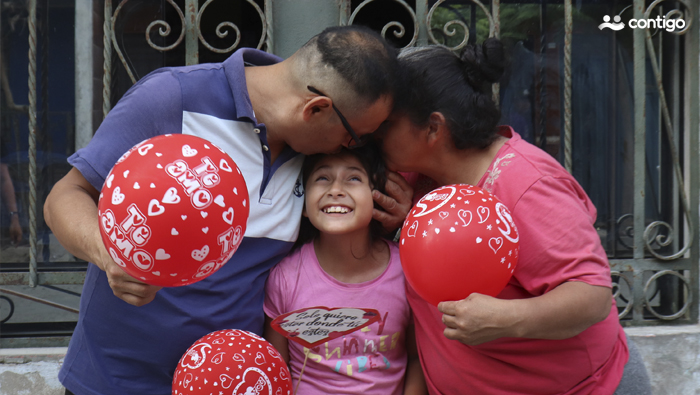 Familia Sarrea Flores celebra su amor sin barreras