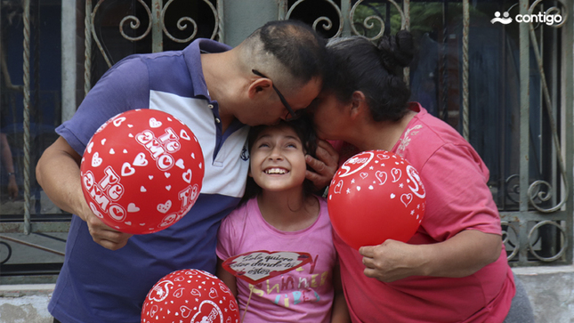 Familia Sarrea Flores celebra su amor sin barreras
