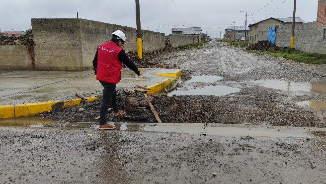La Contraloría General recomendó a las autoridades del Gobierno Regional de Pasco adoptar las medidas necesarias para superar los riesgos advertidos en la obra de creación de pistas y veredas de los jirones Lima y Daniel Alcides Carrión en el distrito de Vicco, luego de evidenciarse trabajos inconclusos y deficiencias técnicas en la construcción. El proyecto a cargo del Gobierno Regional de Pasco supera los S/3 millones.
