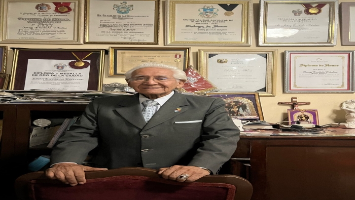 Ministerio de Cultura declaró Personalidad Meritoria de la Cultura al artista arequipeño Johny Escobedo Tohalino