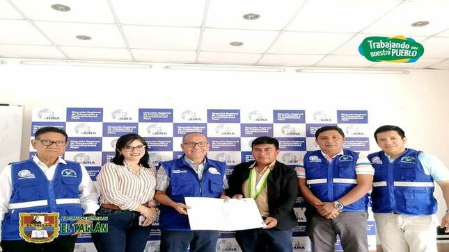 ALCALDE FIRMA CONVENIO CON LA DIRECCIÓN REGIONAL de Transportes y Comunicaciones de Piura. 