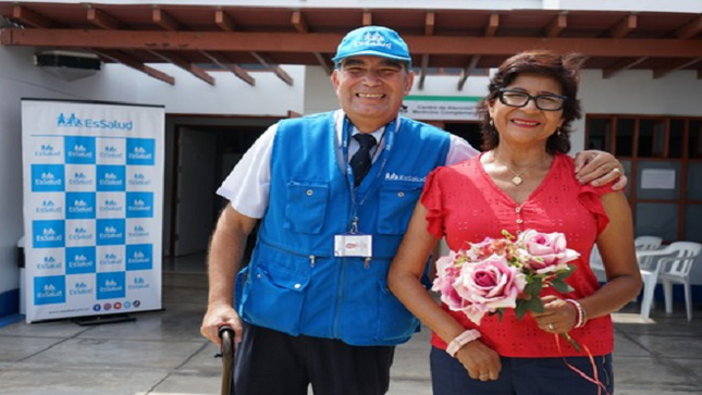 Esposos se conocieron haciendo terapia en el CERPS de EsSalud y 25 años después siguen celebrando San Valentín