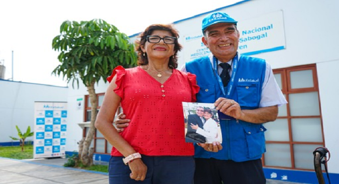 Esposos se conocieron haciendo terapia en el CERPS de EsSalud y 25 años después siguen celebrando San Valentín