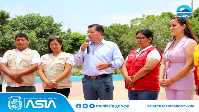 Con el objetivo de promover la cultura de la prevención contra la violencia a la Mujer, la Instancia Distrital de Concertación para Prevenir, Sancionar y Erradicar la Violencia Contra las Mujeres y los Integrantes del Grupo Familiar, que lidera el alcalde Isaias Alcántara Malásquez, desarrolló la primera feria multisectorial, en el marco de la campaña “Actuemos Ya”, donde participaron diferentes instituciones del Estado, tanto local como provincial.
La campaña “Actuemos Ya” se realizó en el parque del Anexo 09 de octubre, donde se ofreció de manera gratuita los servicios de enfermería, orientación psicológica, orientación legal, así como los servicios de atención como la Línea 100, el Centro de Emergencia Mujer de San Antonio (CEM), entre otros.
Cabe señalar que la feria multisectorial contó con la participación de varias entidades, entre ellos, el Programa Nacional para la Prevención y Erradicación de la Violencia contra las Mujeres e Integrantes del Grupo Familia (Programa Nacional AURORA), Subprefectura Provincial, Comisaria de Asia, Microred de Salud Asia - Coayllo, Municipalidad Distrital de Asia, entre otros.
Esta iniciativa se enmarca dentro de la Estrategia de la Instancia Distrital de Asia, con la finalidad de prevenir la violencia de género contra las Mujeres.
#MunicipalidadDistritalDeAsia
#PorelDesarrollodeAsia
#isaiasalcantaraalcaldedeasia