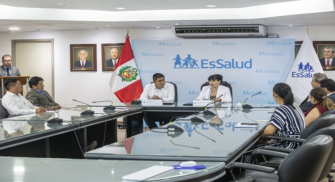 Junín: EsSalud firma convenio con el IREN Centro para atención oportuna de asegurados con cáncer