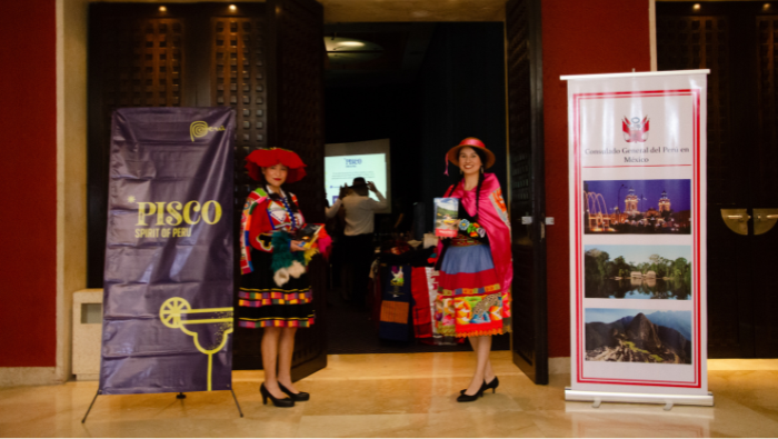 Consulado General del Perú en México promueve la gastronomía nacional con el evento “Pisco college”