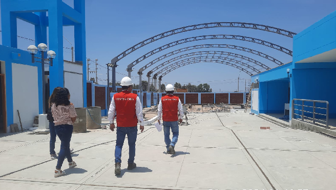 Ica. - La Contraloría General alertó que la Municipalidad Provincial de Chincha otorgó un plazo de 15 días calendario a una contratista para que culmine la obra de recuperación de la institución educativa primaria N°22851, ubicada en el centro poblado “15 de Agosto”. Sin embargo, dicho proyecto debió finalizar el 19 de julio del 2023 y tiene más de 183 días de retraso injustificado.