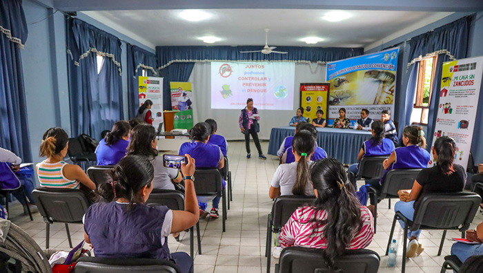 Rol integral de los agentes comunitarios en la lucha contra la anemia y prevención del dengue en el distrito de Santa Ana