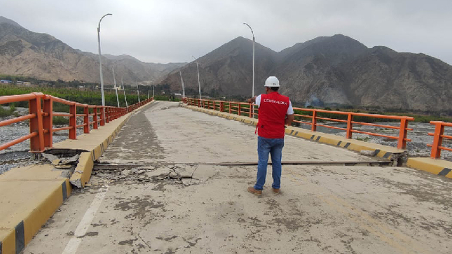  La Contraloría General identificó a 203 funcionarios y servidores públicos de la región Lima con presuntas responsabilidades administrativas, penales y civiles por irregularidades halladas en los servicios y obras que auditó durante el año 2023. Ello reveló una perdida de más de 39.5 millones de soles.