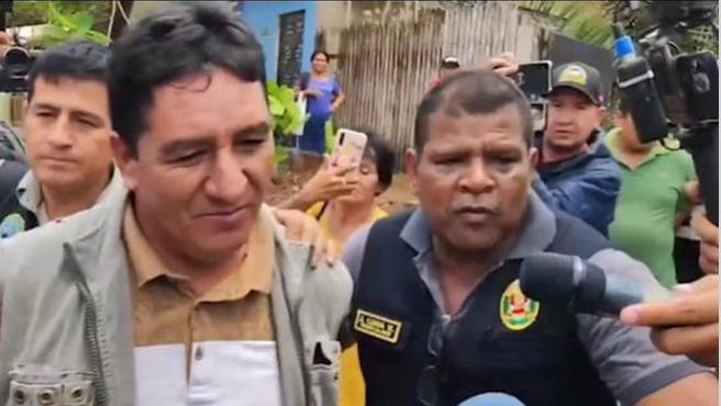 alcalde suspendido y policía