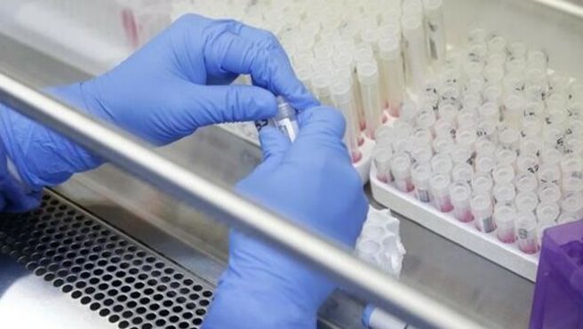 Minsa impulsa investigación médica con autorización récord de ensayos clínicos