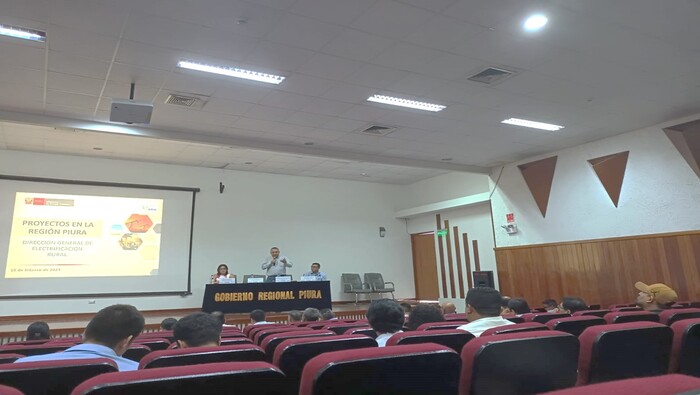 Reunión de Trabajo con alcaldes provinciales y distritales: Proyectos de Electrificación Rural en la Región Piura