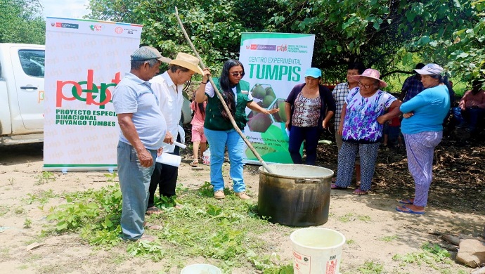 Capacitación a agricultores de Higuerón