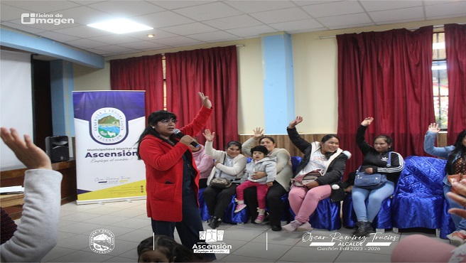 Juramentación de las 21 presidentas del comité de vaso de leche reconocidas legalmente por primera vez por la Municipalidad Distrital de Ascensión que en consecuencia quedaron satisfechas y agradecidas por el precedente por lo que se comprometieron a trabajar eficazmente durante el periodo establecido.