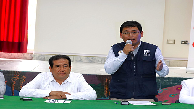 Trabajo en equipo. Con la finalidad de erradicar la propagación del mosquito Aedes Aegypti, principal transmisor de las enfermedades del dengue, zika y chikungunya, el Gobierno Regional Cusco por disposición del gobernador cusqueño. Ing Werner Salcedo Álvarez, mediante la Gerencia Regional de Salud con su titular, Dr Ernesto Choquehuayta MORALES y el Ministerio de Salud, dan a conocer el inició de la intervención físico química (fumigación) a través de la Red de Servicios de Salud La Convencion en coordinación con diferentes sectores de la provincia convenciana.
