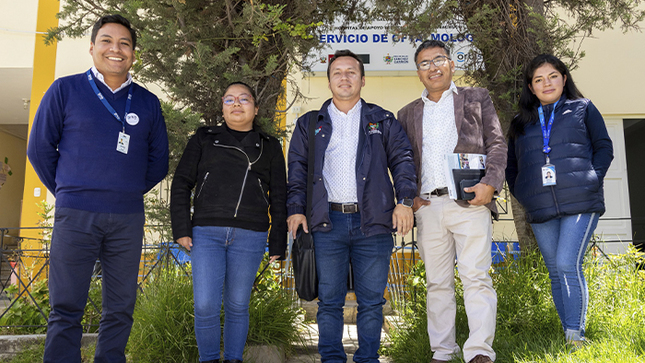Imagen de la reunión entre representante de Orbis y el director de la Red de Salud Sánchez Carrión y su equipo