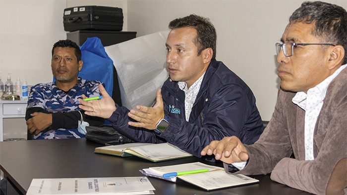 Imagen de la reunión entre representante de Orbis y el director de la Red de Salud Sánchez Carrión y su equipo