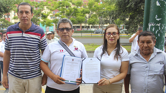 Mercados La Calera y Angamos Market reabren sus puertas tras cumplir normativas municipales.