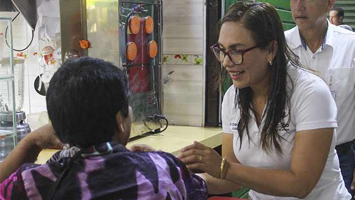 Mercados La Calera y Angamos Market reabren sus puertas tras cumplir normativas municipales.