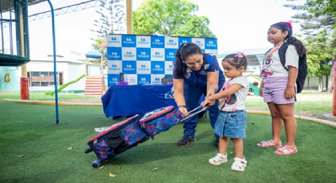 EsSalud: mochilas escolares no deben superar el 10 % del peso del estudiante